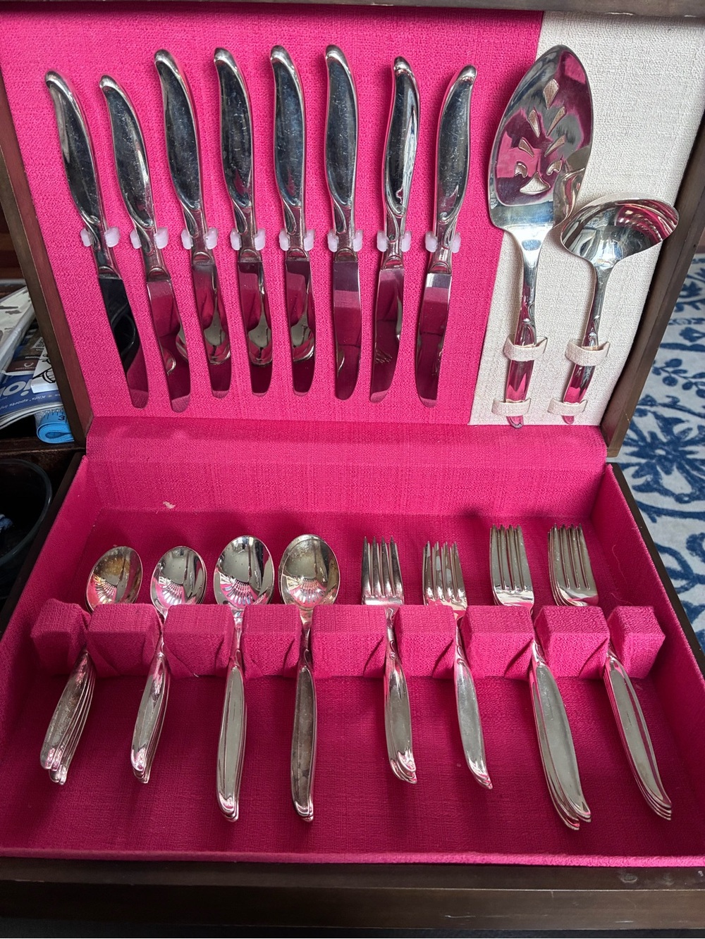 Vintage 1847 Rogers Bros. IS "Flair" Service for 8